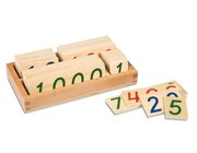 Kleine h�lzerne Zahlenkarten im Kasten 1-9000, ab 4 Jahre