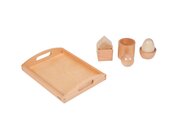 Greif�bung mit Kugel, Ei und Kubus auf einem Holzbrett