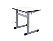 Einer-Sch�lertisch, 70x55 cm, L-Fu�, h�henverstellbar, Gestell RAL 9006 Wei�aluminium, Holzdekor Ahorn, PU Kante schwarz, mit Drahtkorbablage, Kunststoffgleiter