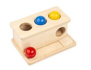B�lle dr�cken, Holzbox mit Kugeln, ab 1 Jahr