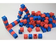 100 Steckw�rfel 2 x 2 x 2 cm, aus RE-Wood� in rot / blau, 4-8 Jahre