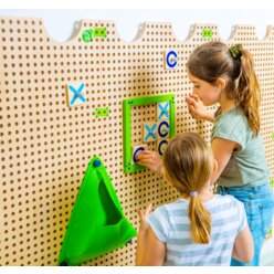 PLUG it Tic Tac Toe und Steckspiel Set, ab 3 Jahren