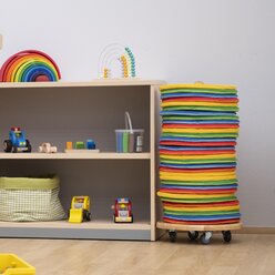 Mobiler Kissenwagen mit 32 runden Donut-Sitzkissen � 35 cm