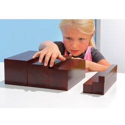 Braune Treppe, 10 h�lzerne Prismen, ab 3 Jahre