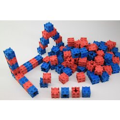 100 Steckw�rfel 2 x 2 x 2 cm, aus RE-Wood� in rot / blau, 4-8 Jahre